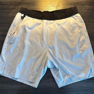 Men's Ten Thousand Interval Shorts Medium 7" Inseam Unlined - Light Grey / White